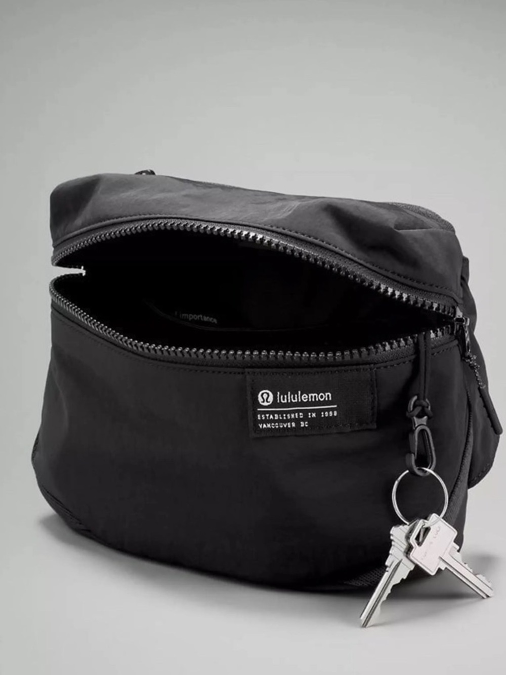 LULULEMON Clean Lines Belt Bag 2L in Black - Picture 4 of 16